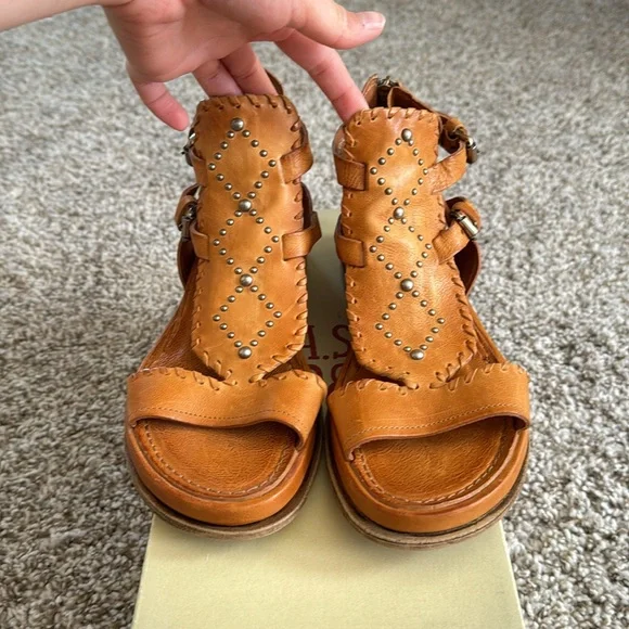 A.S.98 Hera’s Path Sandals, Size 40, Tan with Metal Embellishments. GENTLY used. - Picture 1 of 9